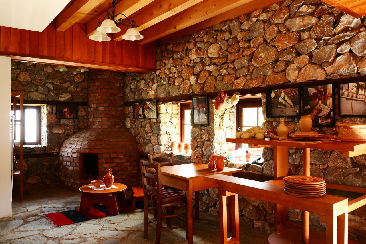 Macedonian Village Hotel & Resort Skopje Ngoại thất bức ảnh