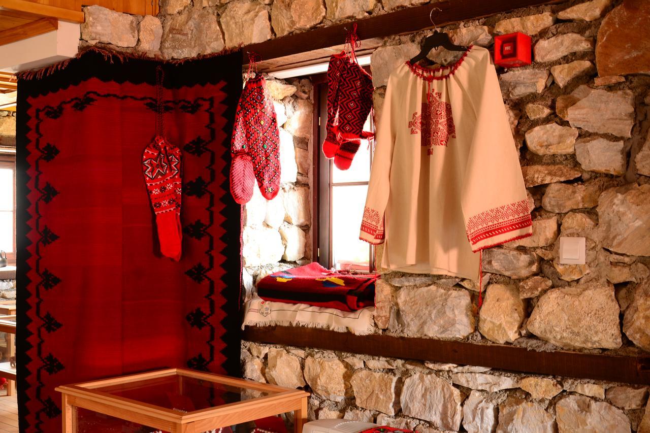Macedonian Village Hotel & Resort Skopje Ngoại thất bức ảnh