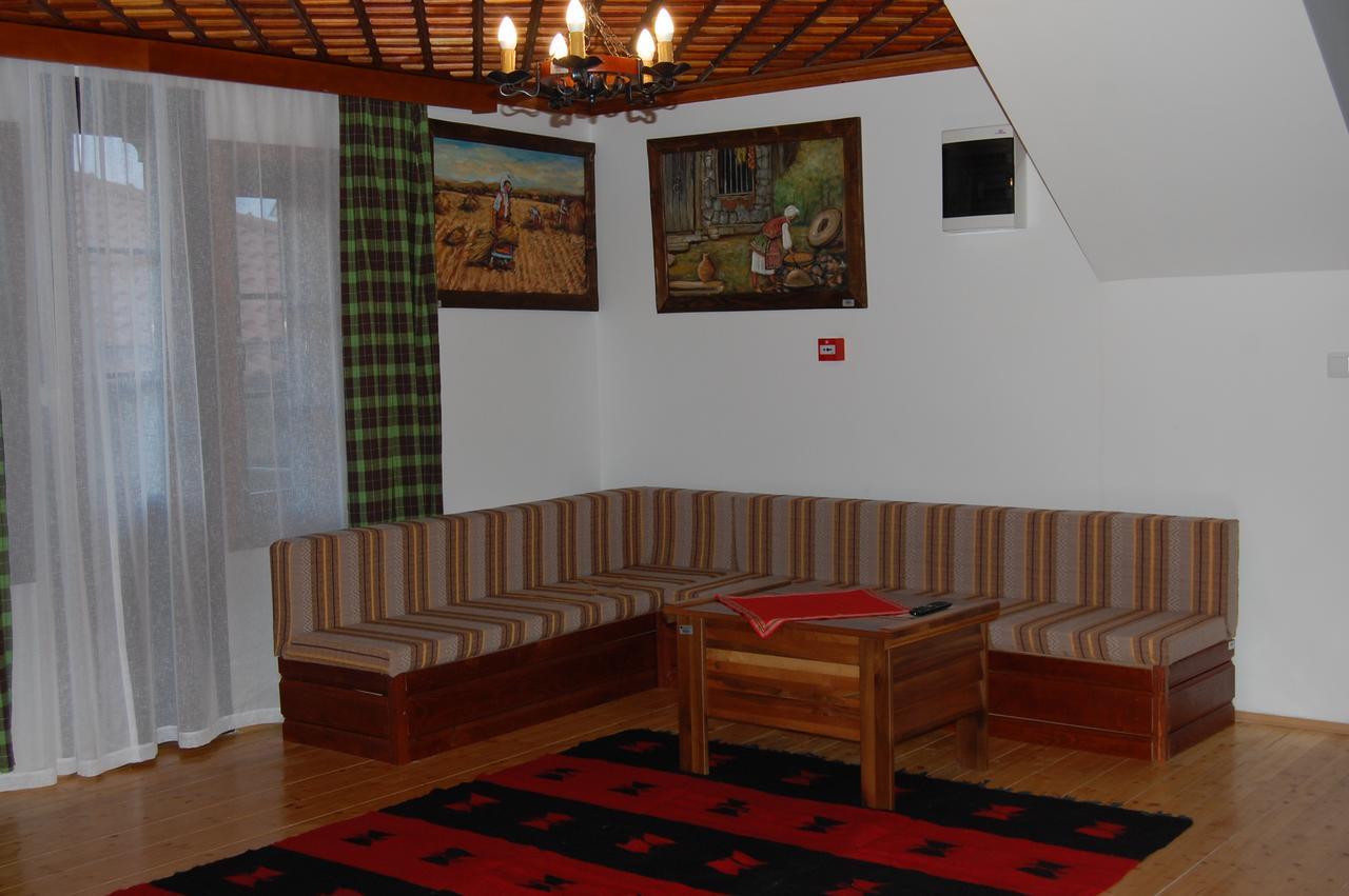 Macedonian Village Hotel & Resort Skopje Ngoại thất bức ảnh